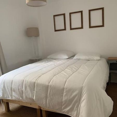 Gite La Petite Maison Guîtres Esterno foto